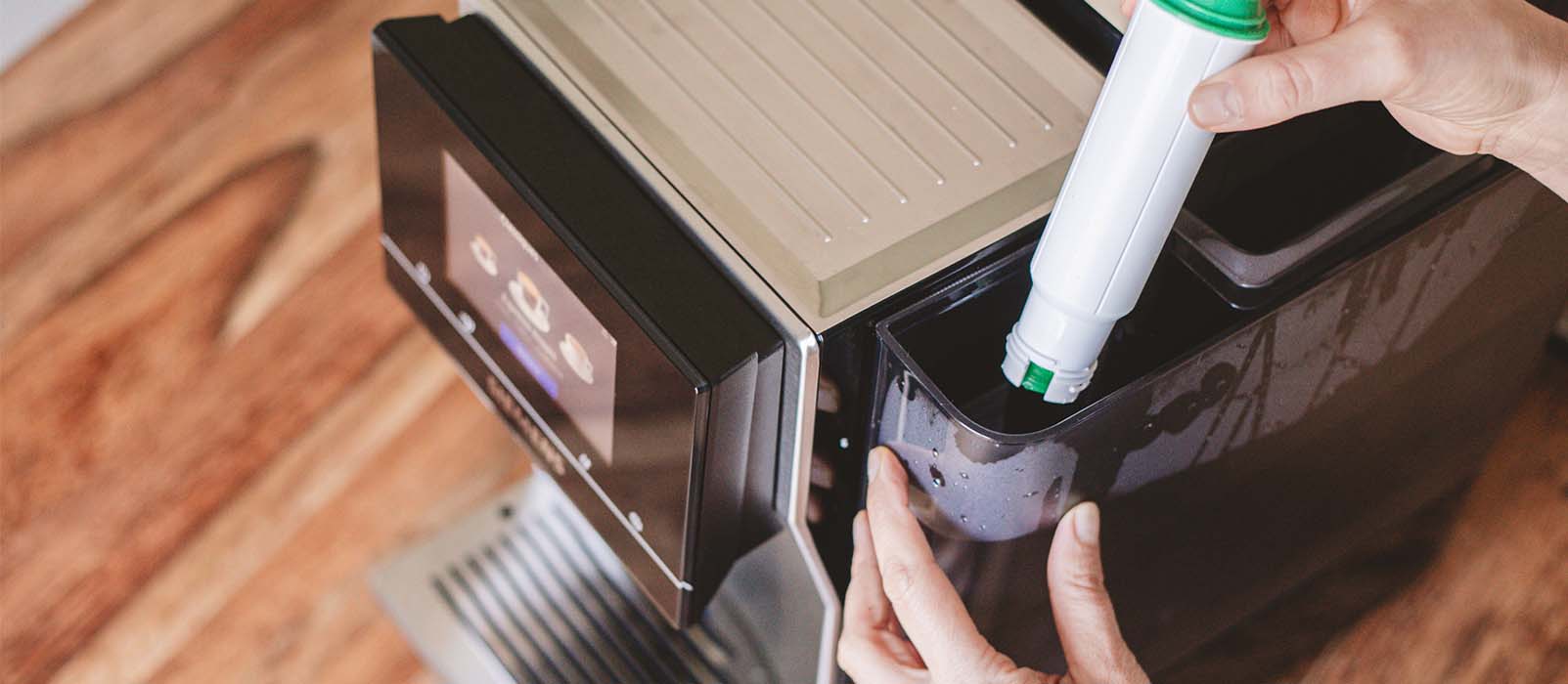 Wartung der Bohnenkaffeemaschine Filterkartusche
