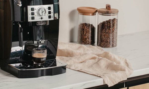 Les 10 meilleures machines à café Delonghi en 2024 : Trouvez votre machine  idéale ! - Cafe Addict
