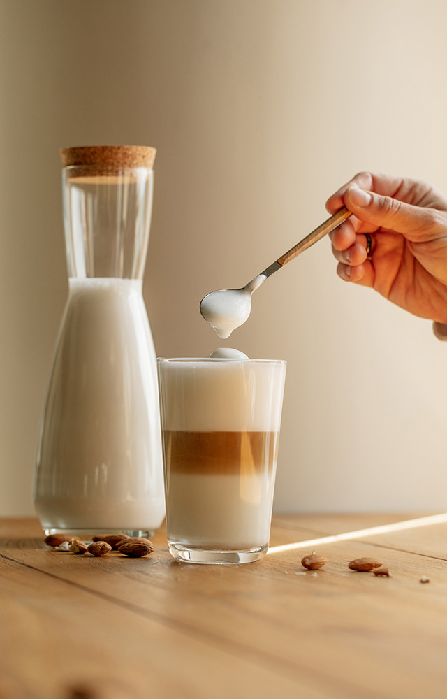 Tasse à mousser à café et lait, pichet à la vapeur en acier inoxydable avec  couvercle, accessoires pour machine à café, outils de barista pour latte