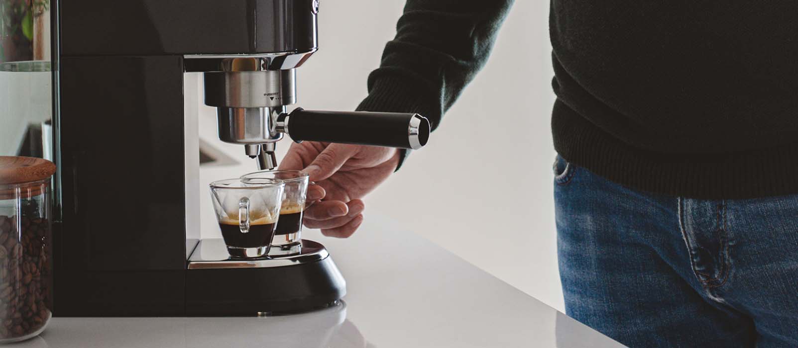 Comment entretenir et détartrer une cafetière Nespresso Vertuo au vinaigre  blanc ? - TUTO