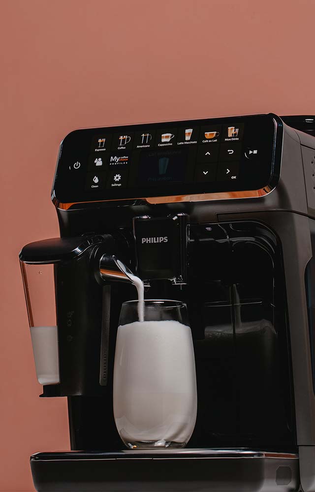 PHILIPS LatteGo Connecté EP3546/70 - machine à café à grain garantie 3 ans